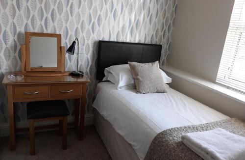 Eastbourne Seafront Bed & Breakfast | Breakers Bed and Breakfast