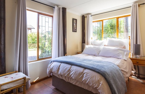 Brenton-on-Sea Apartment | Breakers & Bushbuck, Dolphins & Whales At Brenton-on-sea. Experience Nature.