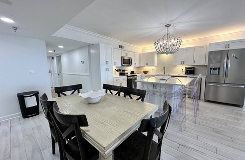 Destin Condo | "Breakers East 1103" 3Bedroom/2 baths -Covered parking Beach setup included