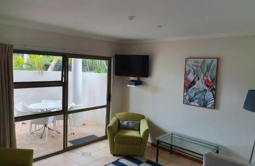 Whangamata Hotel | Breakers Motel