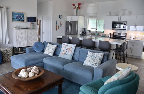 Bodden Town House | Breakers View Beach house perfect place to relax, unwind, sun, swim, snorkel t