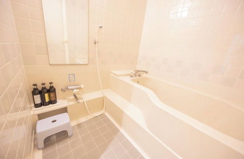 Sanmu Hotel | Breakfast included Accommodates up to 8 people /Sanmu Chiba