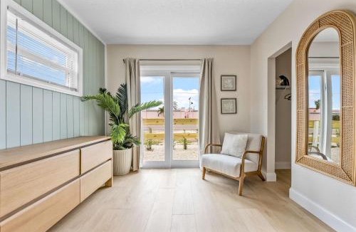 Parsuns To Cocoa Beach Apartment | Breakwater Bungalow