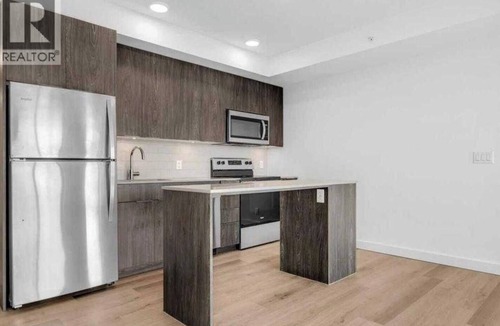 Crescent Heights Condo | Breath Taking View-5Guest-2bed2bath-DTskyline-TopFloor-PH access