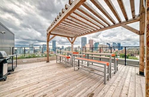 Crescent Heights Condo | Breath Taking View-5Guest-2bed2bath-DTskyline-TopFloor-PH access