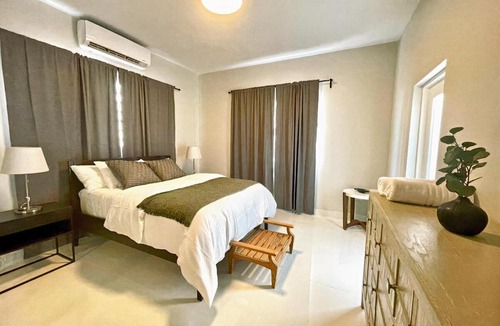 Parque Apartment | Breathtaking 3-Br Beachside Apt