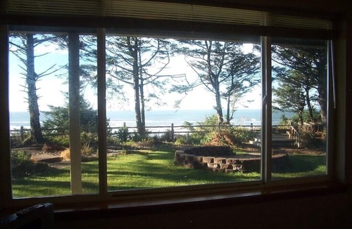 Moclips House | Breathtaking Beachfront Home on Two Acres of Private Forest
