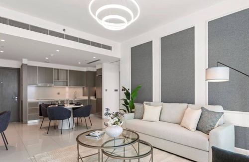 Dubai Marina Apartment | Breathtaking Elegance 1Bedroom in Emaar Beachfront