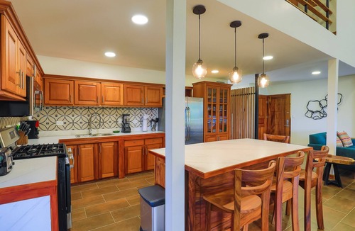 Canton Quepos Villa | Breathtaking Jungle Views and Abundant Wildlife - Large pool.