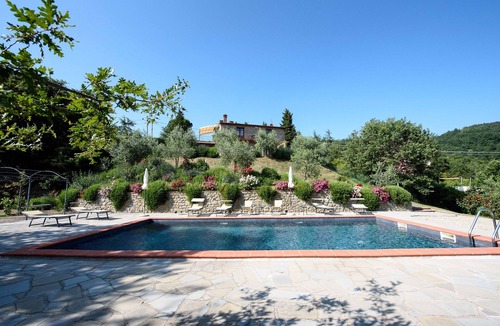 Lisciano Niccone Villa | Breathtaking lake Trasimeno view villa 10 people