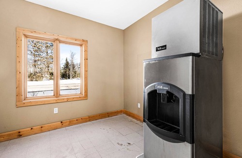 Two Harbors Apartment | Breathtaking Lake Views | 1BR w/King Suite | Pools