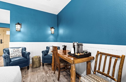 Two Harbors House | Breathtaking Lake Views | Studio, 2 Queen | Pools