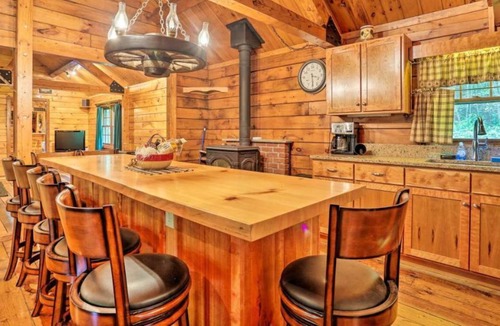 Long Eddy House | Breathtaking Long Eddy Cabin! Delaware River Fishing Access Right Down the Road!