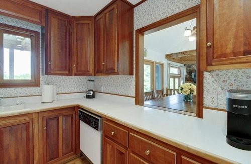 Hot Springs House | Breathtaking Mountain Views Near Omni Homestead Resort!