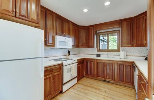 Hot Springs House | Breathtaking Mountain Views Near Omni Homestead Resort!