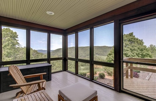 Hot Springs House | Breathtaking Mountain Views Near Omni Homestead Resort!
