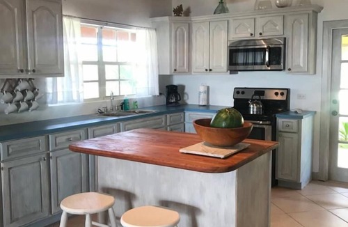 Cartwright House | Breathtaking oceanfront sunsets! Bonefishing oasis! 10 mins to Deans Blue Hole!