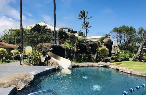 Hanamaulu Condo | Breathtaking Oceanfront Resort, 4 pools, 2 Jacuzzis and Restaurants on Site