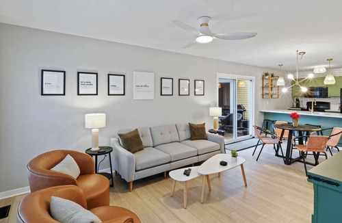 Ottawa House | Breathtaking River Front Views!