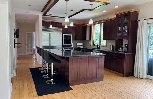 Columbia House | Breathtaking spacious home with unforgettable views