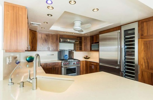 Wailua Condo | Breathtaking Sunrise View Oasis 3 Bedroom Sleeps 6, Oceanfront Luxury, Pool & AC