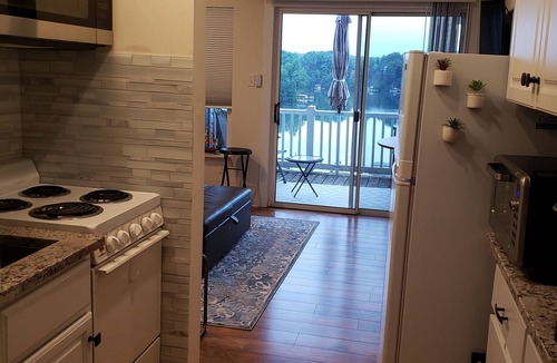 North Shore Condo | Breathtaking Sunset Views Over Smith Mountain Lake offers no stairs to condo