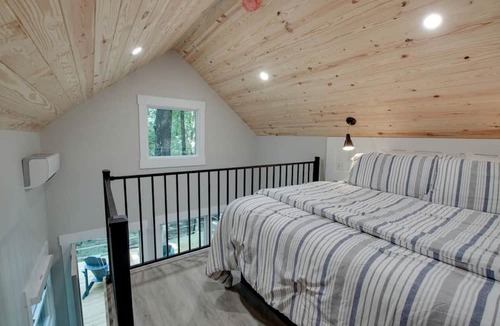Groveoak House | Breathtaking Treehouse with Barbecue and Hot-tub in Scottsboro, Alabama