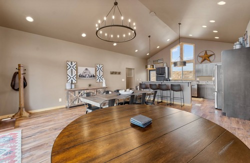 Brewster House | Breathtaking Views. Ski Loup Loup. Wine, Hike, Fish, Explore. Golf Gamble Sands.