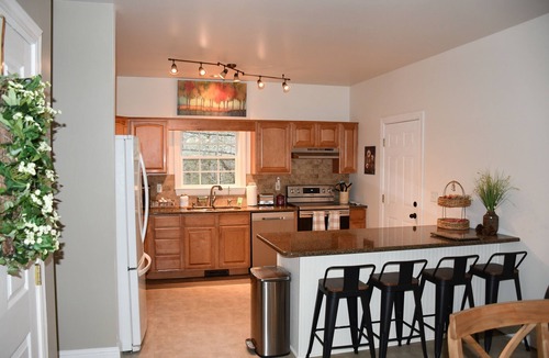 Townsend Cabin | Breathtaking views Smoky Mountains near Gatlinburg, PIdgeon Forge & Dollywood.