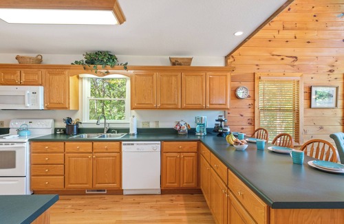 Clarkesville Cabin | Breathtaking Views for Family & Friends to Gather