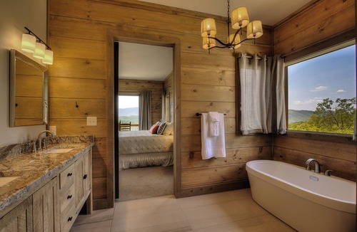 Sevierville Cabin | BREATHTAKING Views !/6 Private King Suites/Handicap Friendly/Firepit/Theater