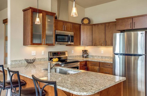 Manson Condo | Breathtaking views, walk downtown-Manson Bay
