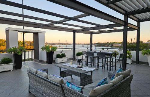 Meadowbank Apartment | Breathtaking Waterfront Penthouse with BigTerrace near to Olympic Park