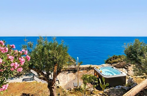 Castro Marina Villa | Breathtaking whirlpool villa&office w/sea access