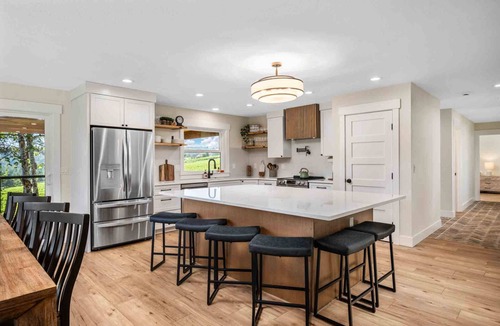 Dundee House | Breathtaking Wine Country Home w/Incredible Dundee Hills Vineyard Views, Covered Deck w/Hot Tub