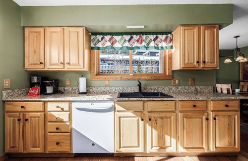 Historic District House | Breckenridge True Ski In/Ski Out Walk to Main St Sleeps 10 Peak 9 Hot Tub Pool!