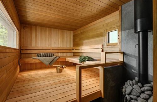 Helsinki Ski Chalet | BredvikBastu&Inn