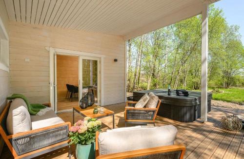 Helsinki Ski Chalet | BredvikBastu&Inn