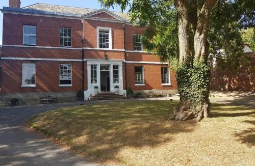 Breedon on the Hill Bed & Breakfast | Breedon Hall