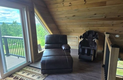 Stratton Ski Chalet | Breeze & Blue Mountain Cabin: SLEEPS UP TO 12, Newly built