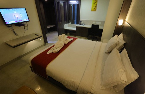 Karur Hotel | Breeze Palace