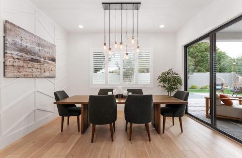 Wilshire Terrace House | Breeze - Sparkling Pool - Mins to Old Town