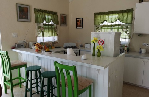 Goodland House | Breezy Bee - Newly Build Air Conditioned Bungalow near Silver Sands Beach