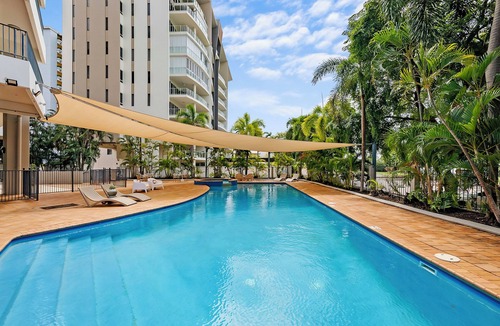 Darwin City Centre Apartment | Breezy Harbourfront Resort with Seaviews and Pool