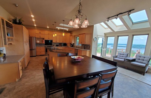 Lost Bridge Village House | Breezy Point- Huge Home & Amazing Lake Views! Near Sailboat Club & Marina