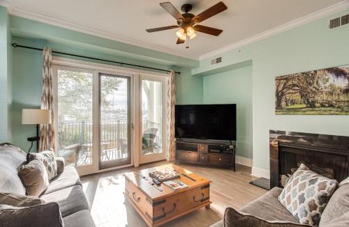 Saint Simons Island House | Breezy St Simons Hideaway with Waterfront Views!