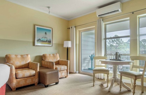 Sandestin Hotel | Breezy Studio w/Balcony: Walk to the Village of Baytowne Wharf & Shops