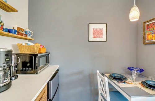 West Hills Apartment | Bremerton Studio w/Bay View: Beach Access!