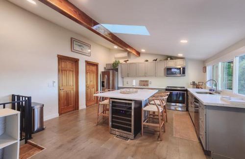 Rollingbay House | Bremerton Waterfront Views