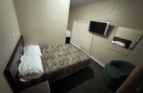Breton Hotel | Breton Hotel
